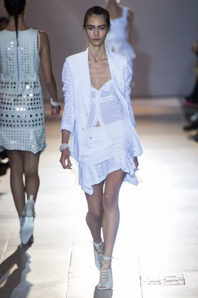 Look 3